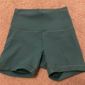 Lululemon Wunder Train 4” Shorts
